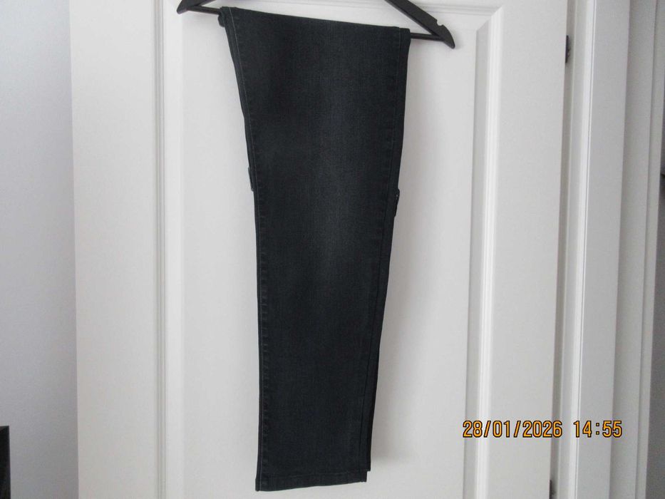 Blugi BRAX Cadiz Straight 34/90 cm.