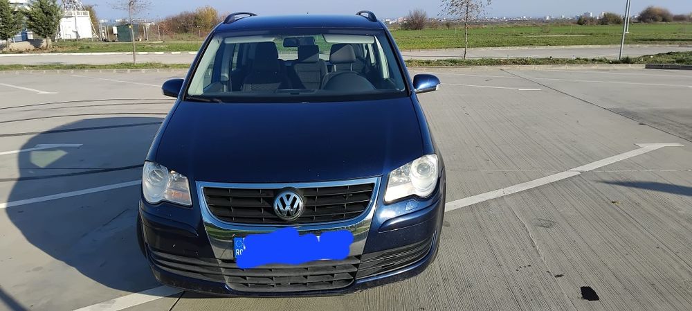 VOLKSWAGEN Touran