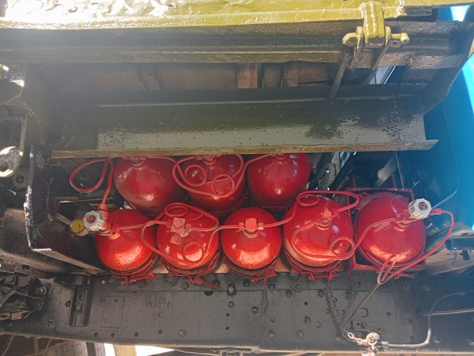 Машина сотилади тез ва арзон