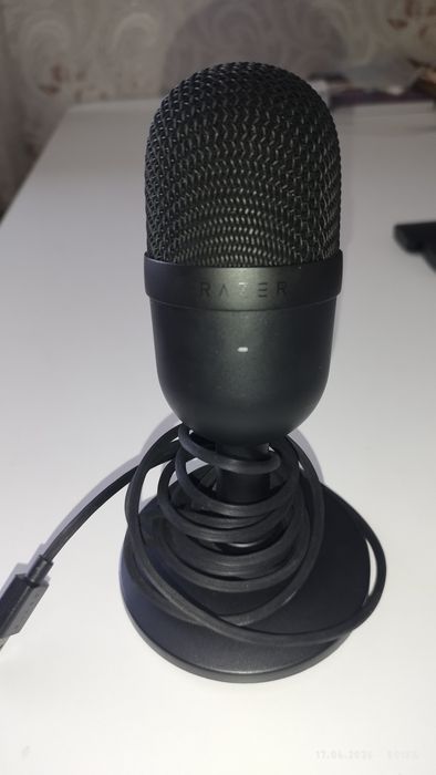 Микрофон Razer Seiren Mini