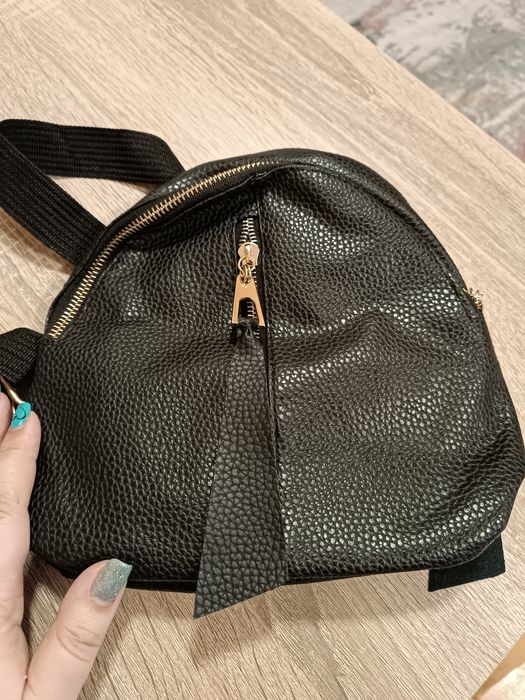 Дамска малка раница