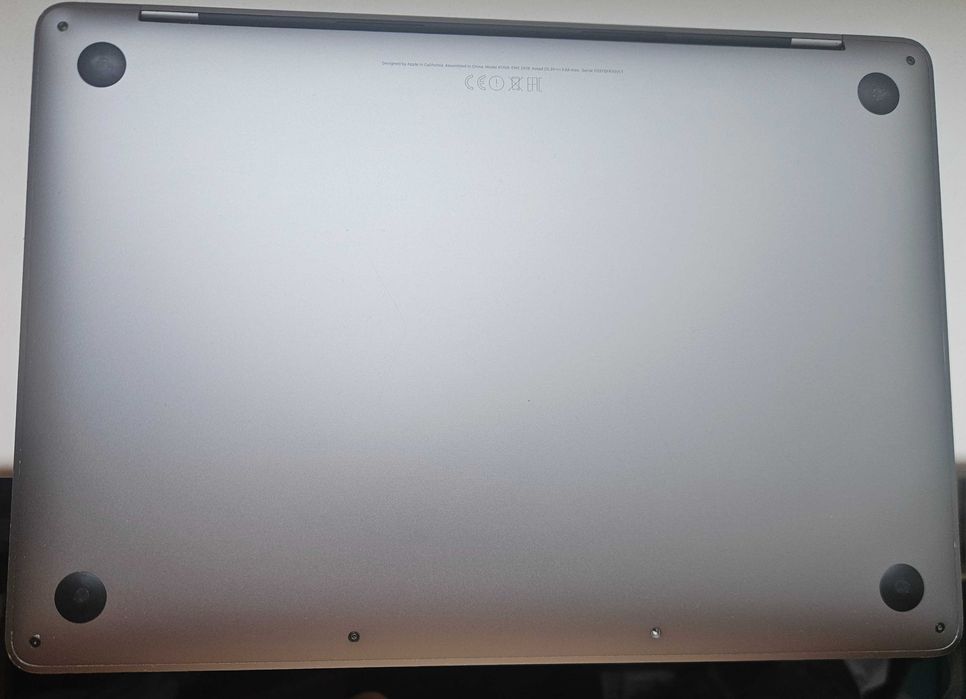 Macbook Pro 13  2 TB ports, Mac OS Sequoia, добро състояние и батерия