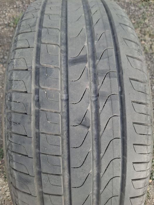 Продам шины одну 215/55/16