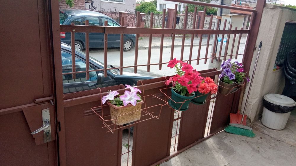 Продавам Двуетажна Тъща