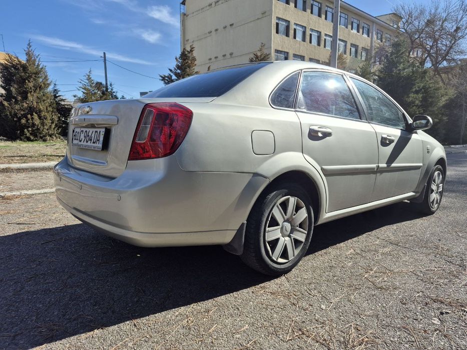 Lacetti 2009 года