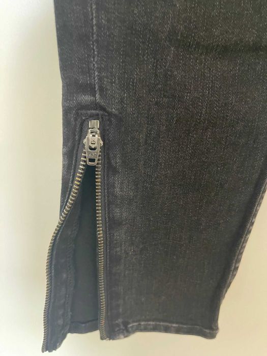 Blugi Guess, Armani, Tommy Ralph de la 100 ron aproape noi