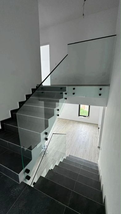 Casa cu etaj de vanzare