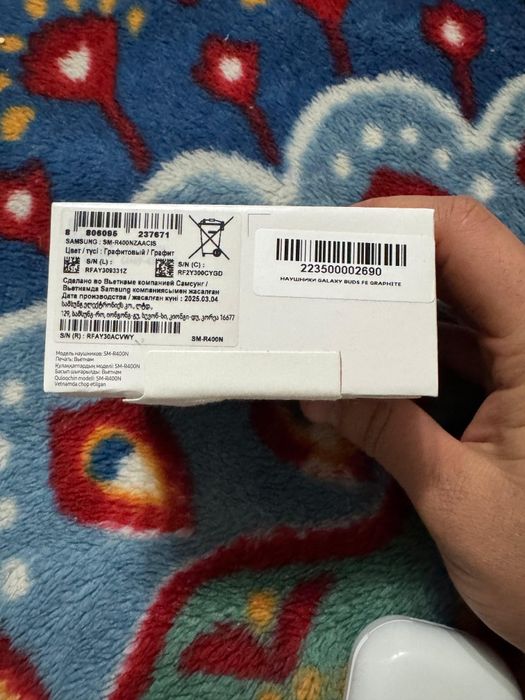 продам наушник новый