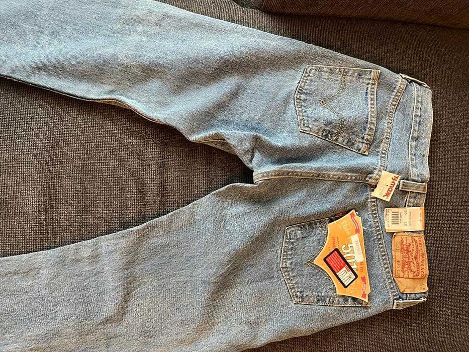 Blugi Levi's, noi, originali, cumparati din SUA