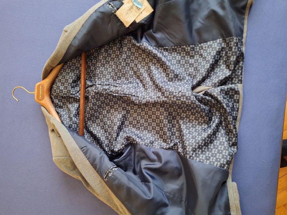 Продавам мъжко спортно сако TEODOR