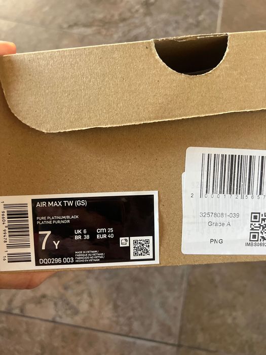 Чисто нови маратонки Nike Tw airmax номер 40