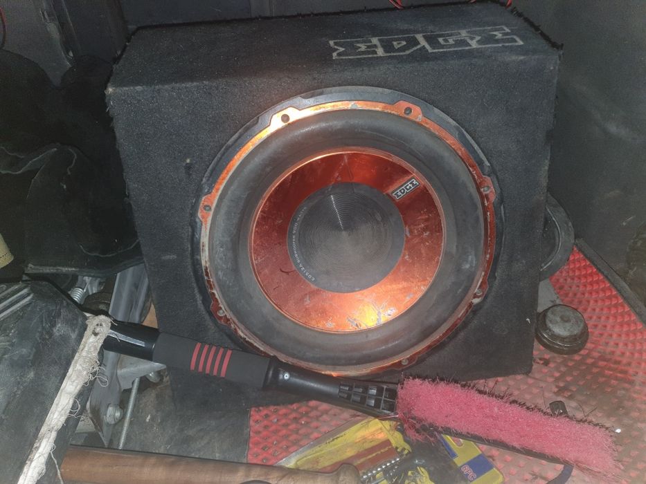 Продам сабуфер в хорошем состоянии