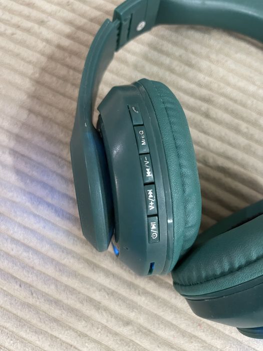 Продам наушники беспроводные в отличном рабочем состоянии