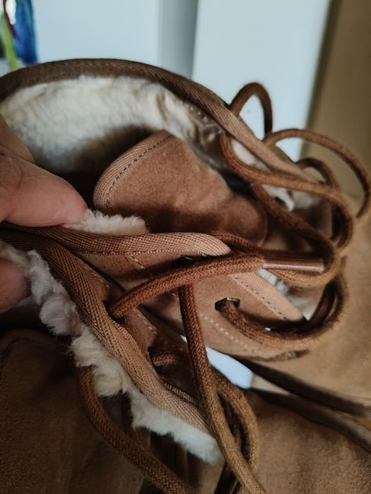 Ghete UGG cumpărate de Crăciun