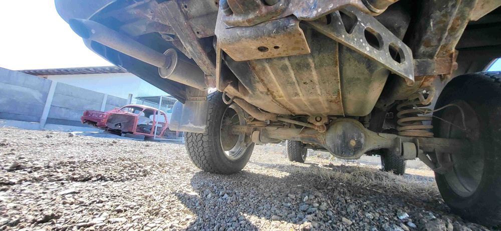 Vand Land Rover Discovery 2 td5 cu chiulasa defecta