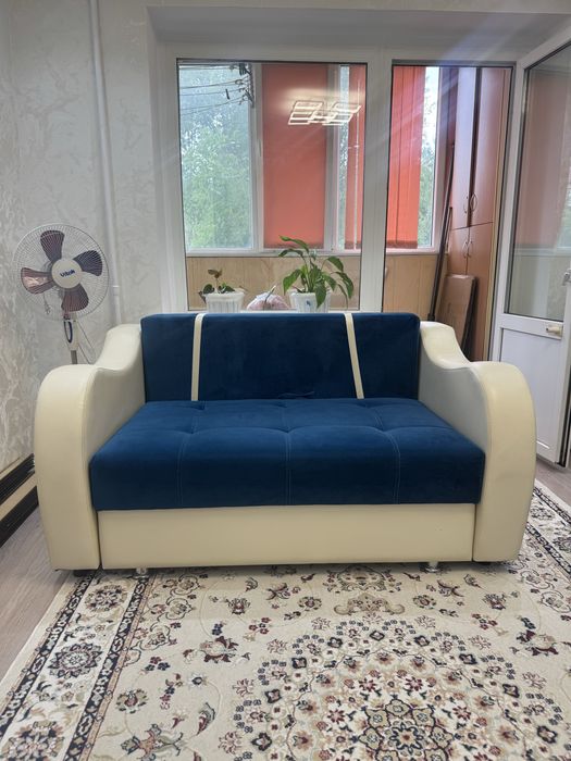 Продам раскладной диван (диван-кровать)