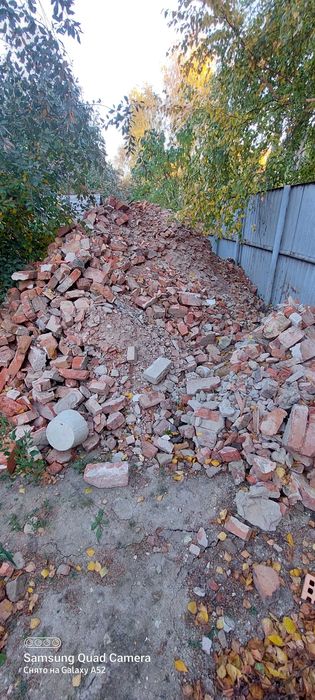 Бой красного кирпича