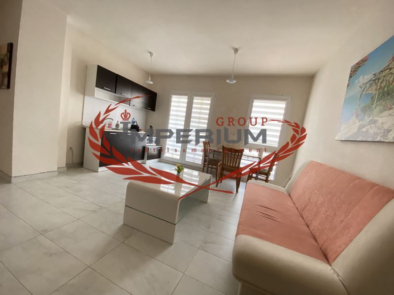 Тристаен обзаведен апартамент под наем в района на кв. Бриз, гр. Варн