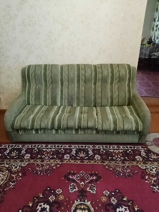 Продам диван б/у дешево
