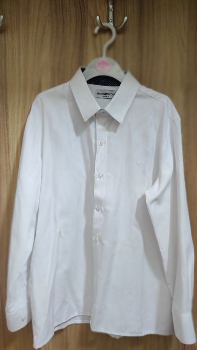 Школьные белые рубашки