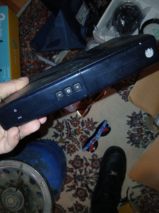 Vând 2 modem-uri,ruter bune