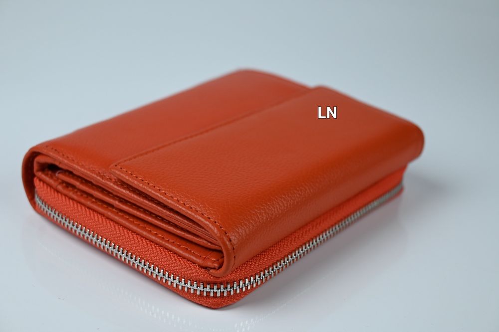 Дамско портмоне от естествена кожа