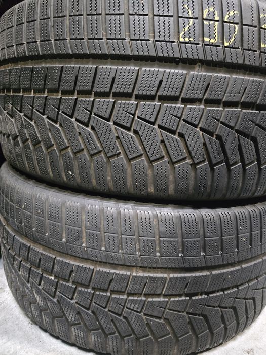 295 35 23 anvelope iarna hankook audi q8 rsq8 Bentley Rolls Roys