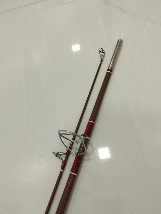 Ретро спининг въдица DAM