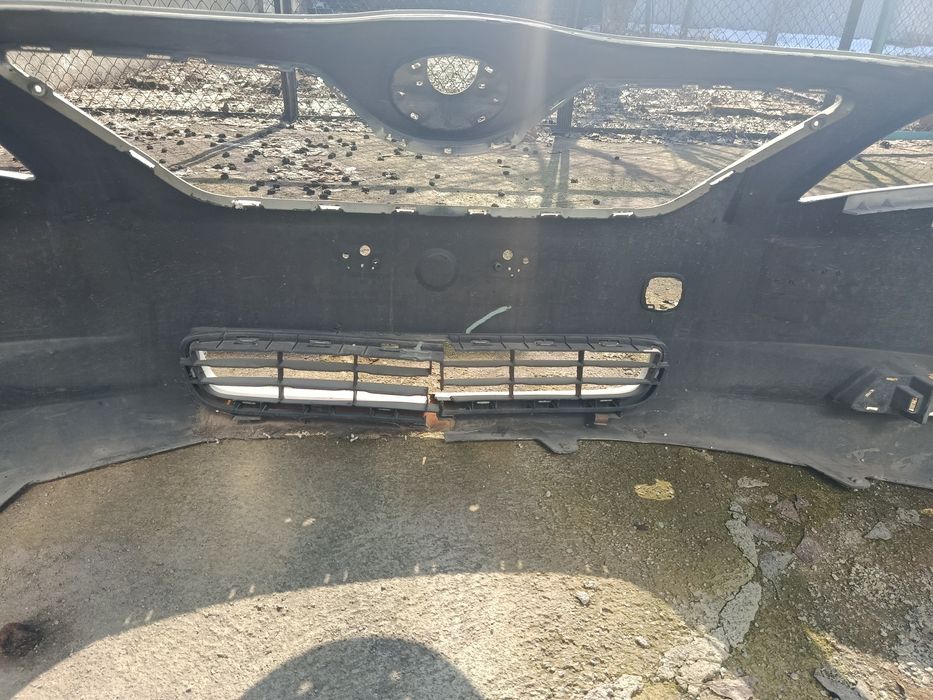 Бампер оригинал на Камри 40