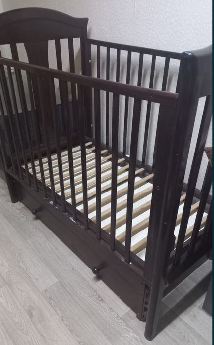 Мпнежка из красногоо дерева