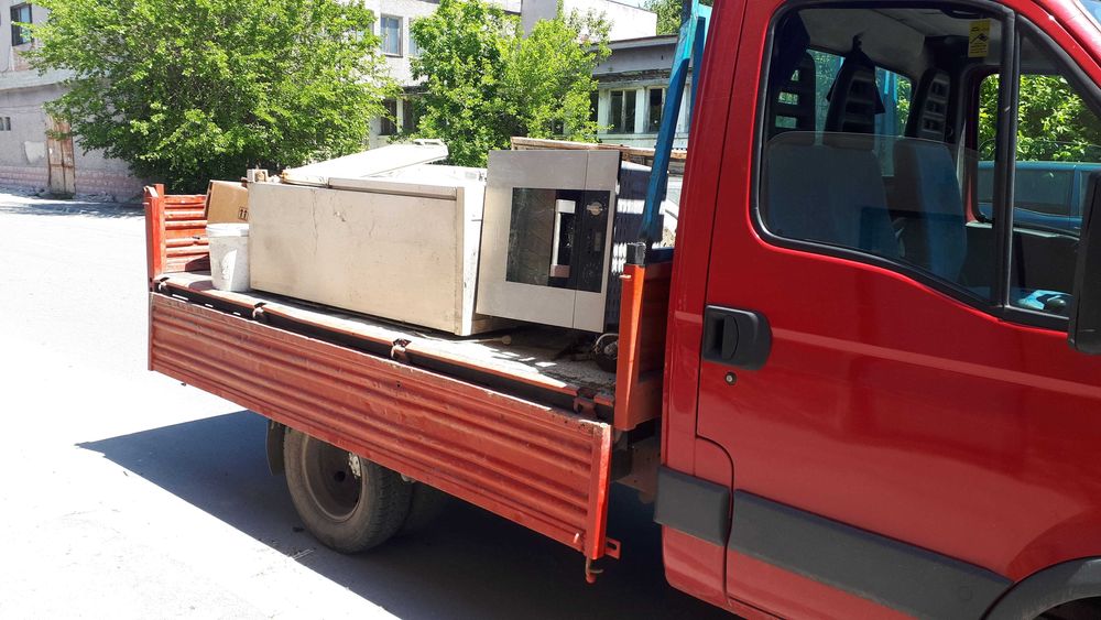 Пясък, чакъл, бетон, филц, извозване на отпадъци, транспорт.