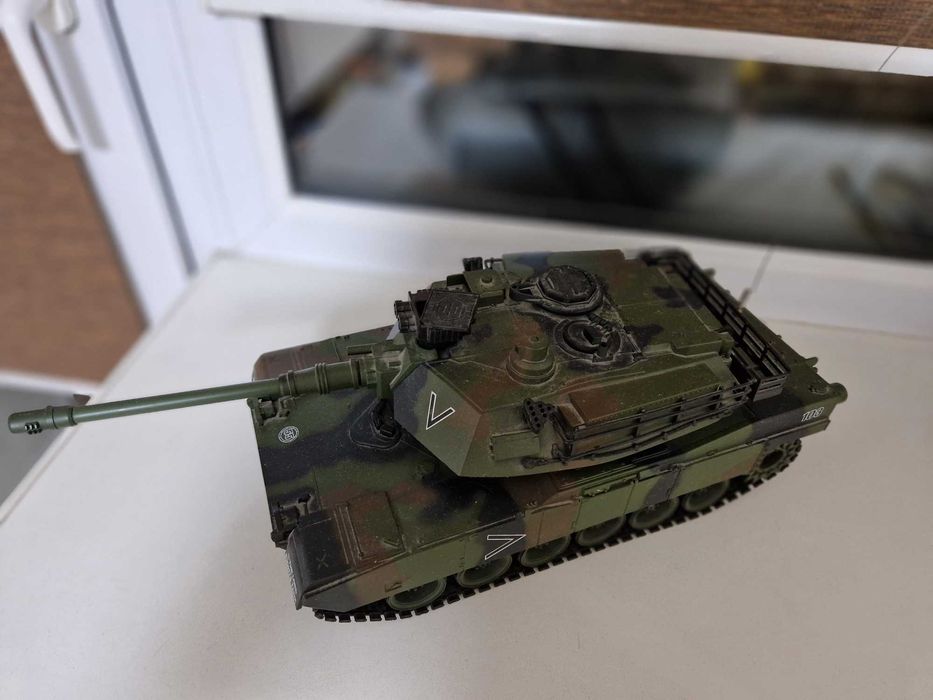 Танк игрушечный с пультом