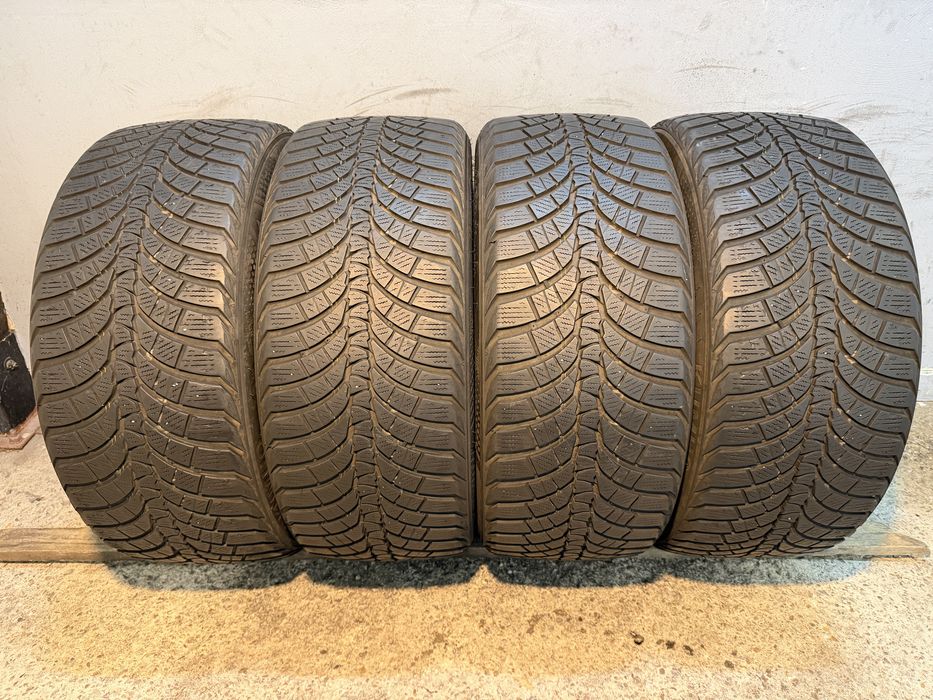 Гуми 245/40/19 KUMHO Winter Craft