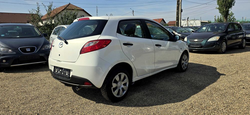Rate Cash  Mazda 2 motor 1400 cm3 benzina FARA AER CONDITIONAT