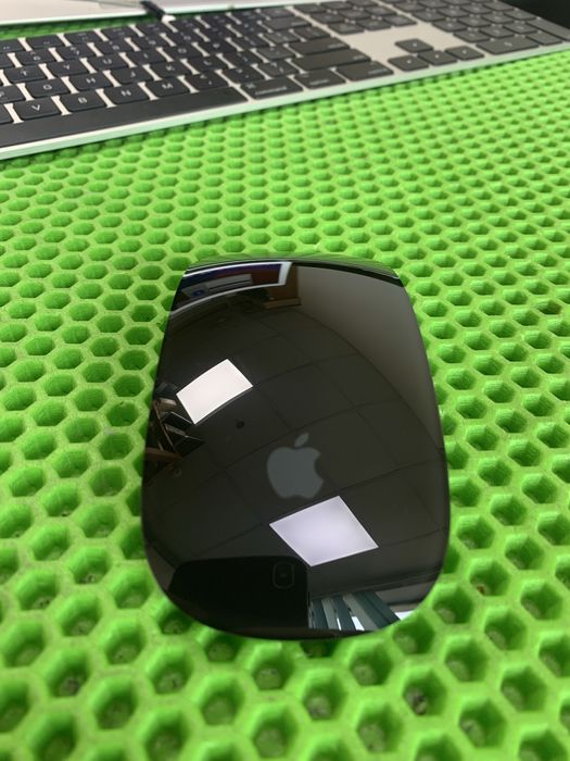 Apple Magic Mouse 2 black.