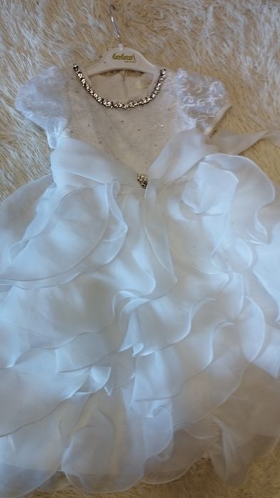 Платья на праздник