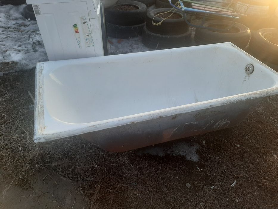 Продам чугунную советскую ванну