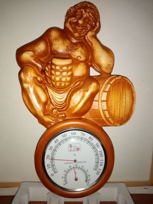 Кресло из дерева