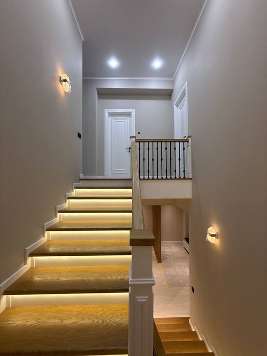 Продается коттедж 2 соток, 5 комнат, ор-р: ресторан Трюфель