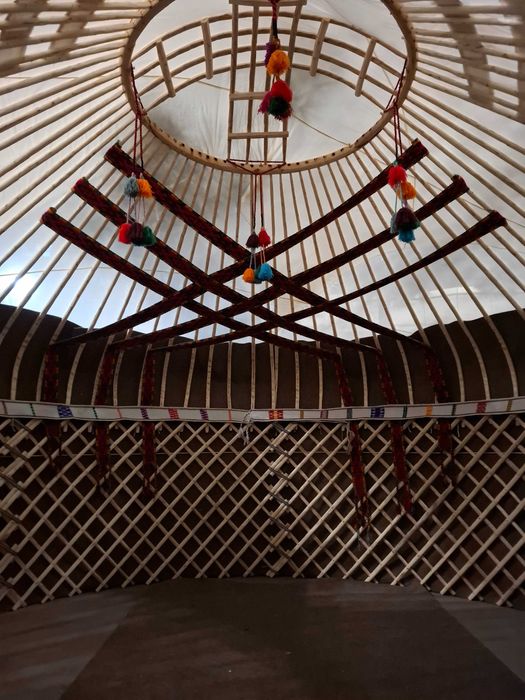 Юрта Утов тоза экологик махсулотлардан таёрланадигон уйи.