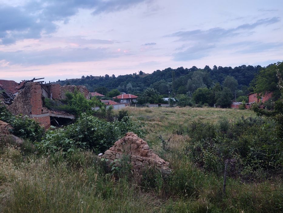 Най-ниска цена в района - Парцели УПИ 4бр. в регулация централна част