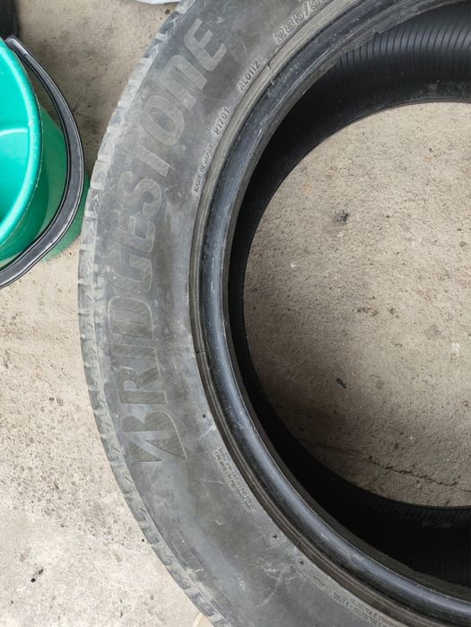 Продам летние резины 285/50/20