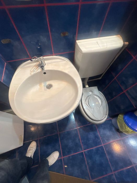Set de baie wc cu bazin și chiuvetă cu picior