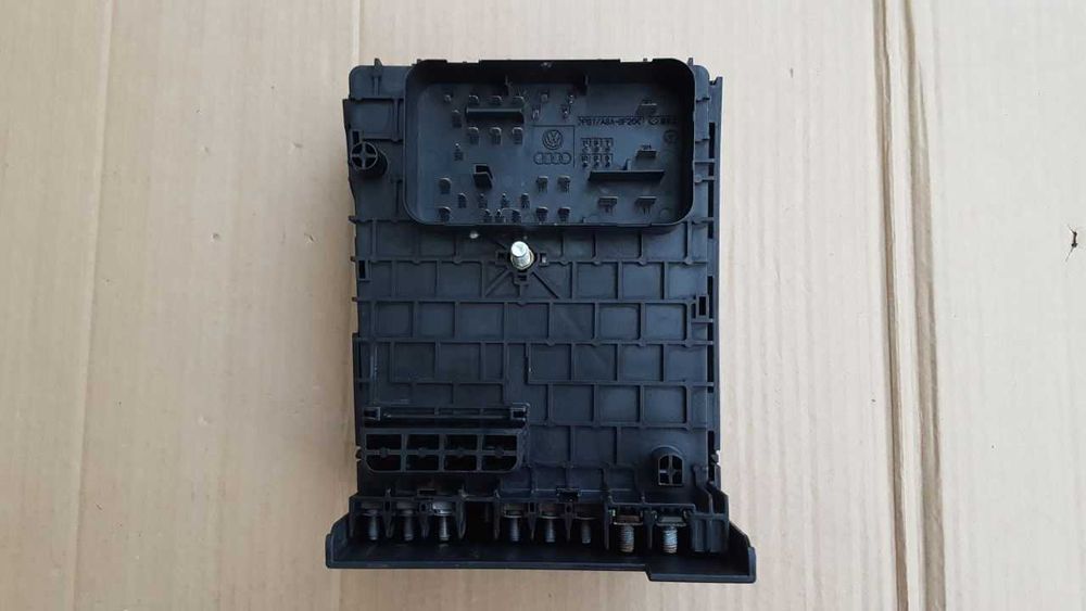 Tablou sigurante motor COMPLET - OEM VW Skoda Seat Audi