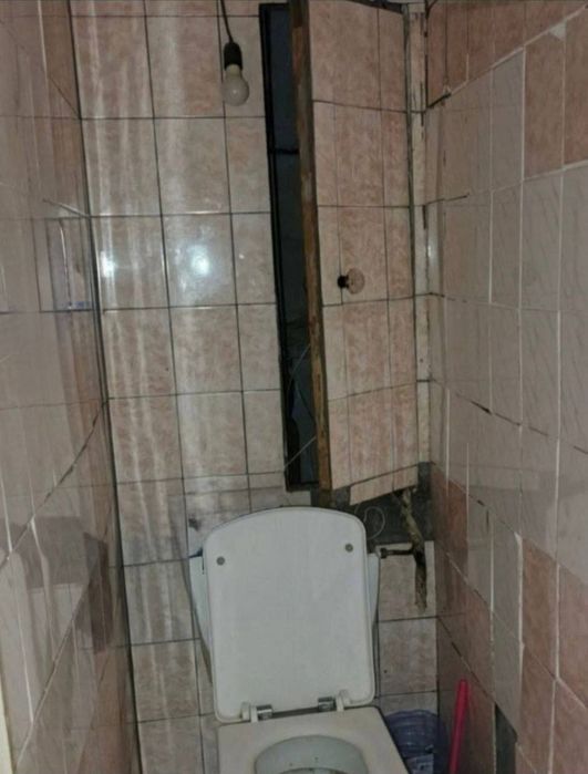 Продается 3/5/5 на массиве Ахмад Югнакий , без ремонта 
Общ пл78 м2
64