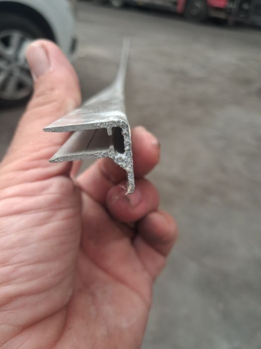 Profil aluminiu  F 6 mm /6m