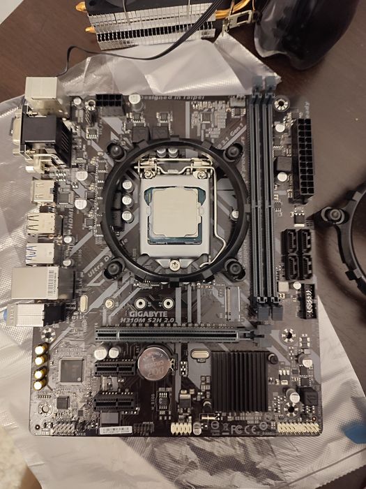 Core i5 9400 процессор+плата.