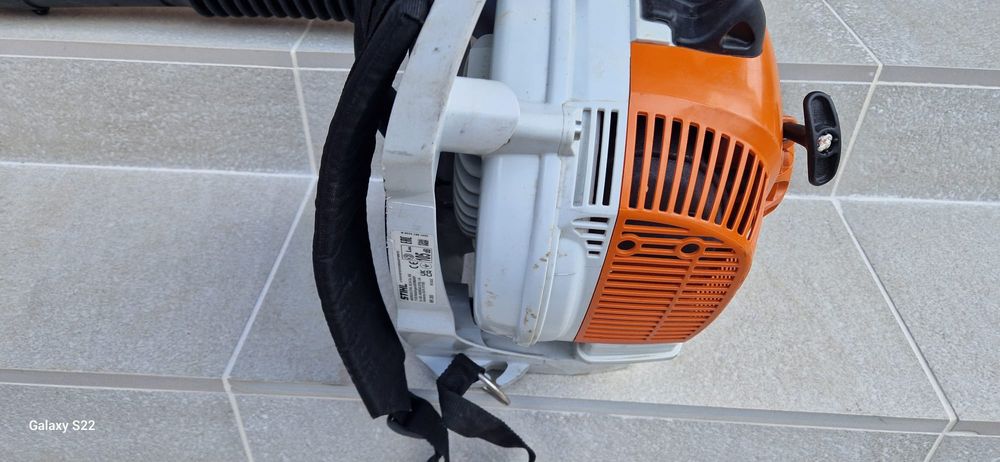 Stihl suflantă pe benzină