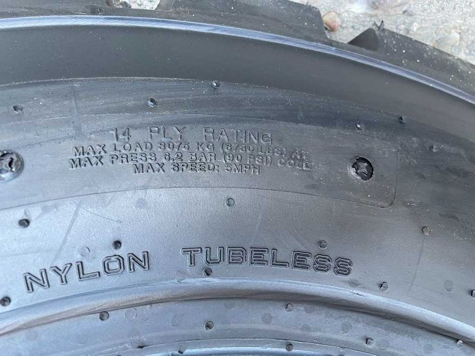 Anvelope Armour cu 14pliuri de BOBCAT cat jcb 12-16.5 livrare rapida