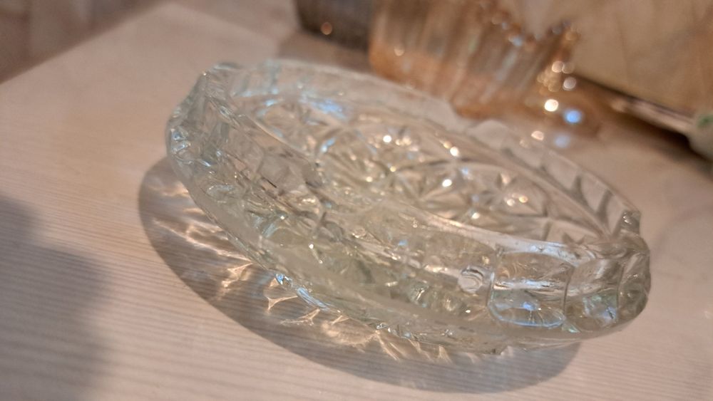 Пепельницы, хрусталь и фарфор